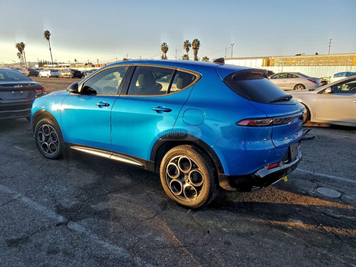 Alfa Romeo Tonale 2024 — photo 2