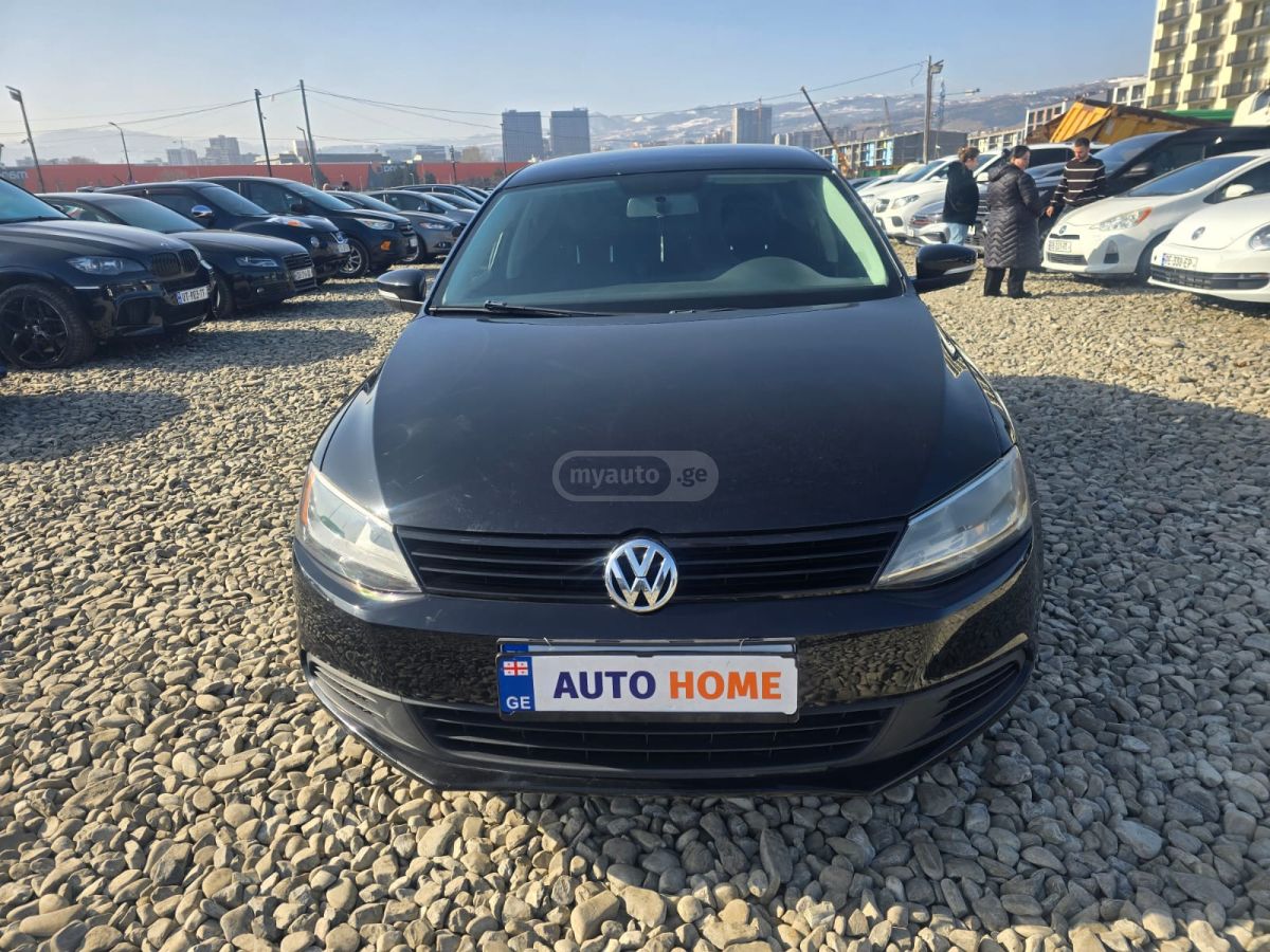 Volkswagen Jetta 2014 — photo 2