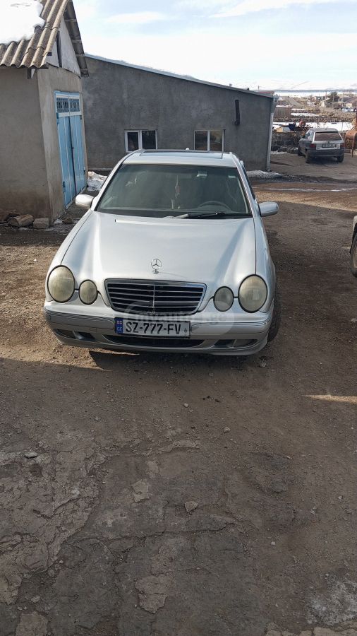 Mercedes-Benz E 320 2000 — photo 2