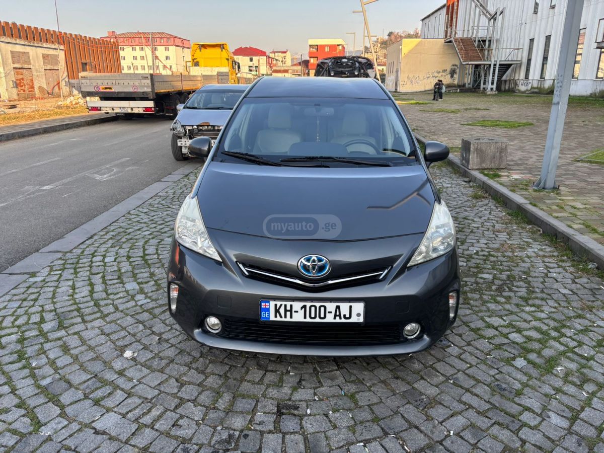 Toyota Prius V