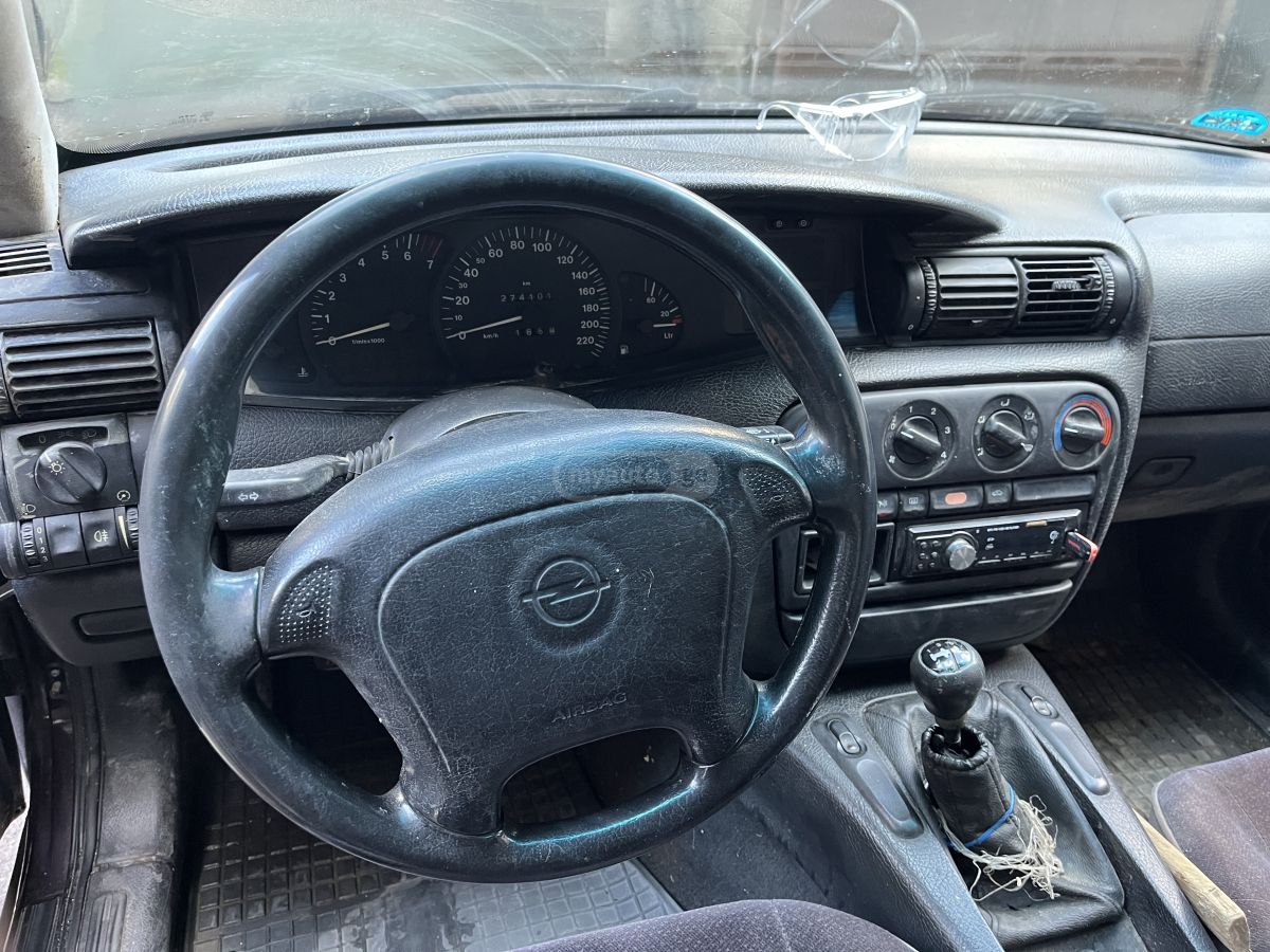 Opel Omega 1994 — photo 2