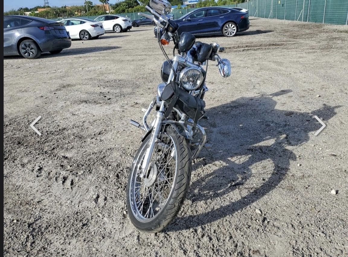 Harley-Davidson Sportster 883 2006 — photo 2