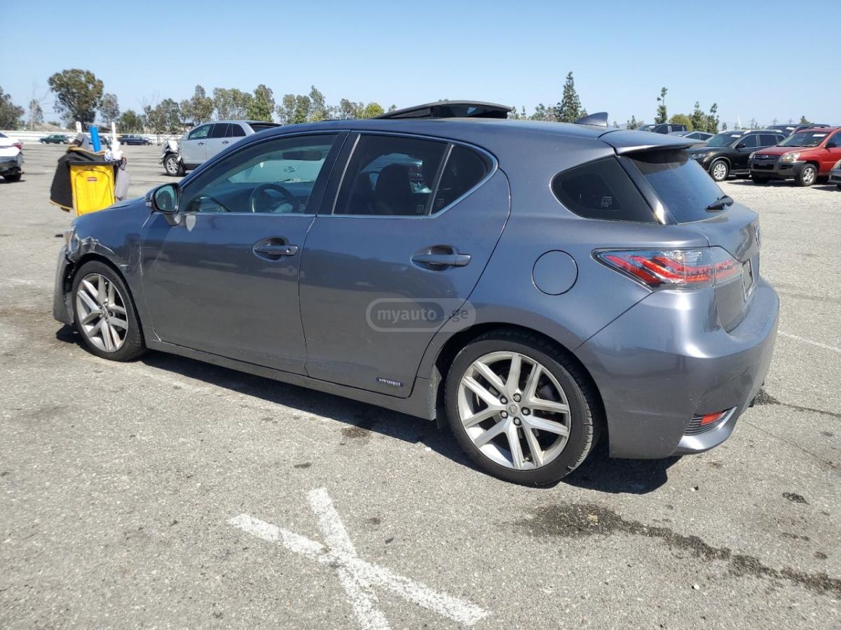 Lexus CT 200 h 2015 — photo 2