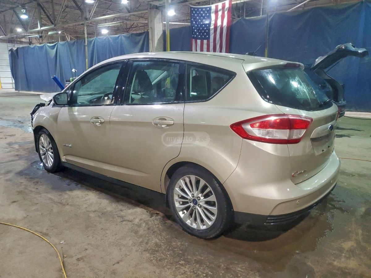 Ford C-Max 2017 — photo 2