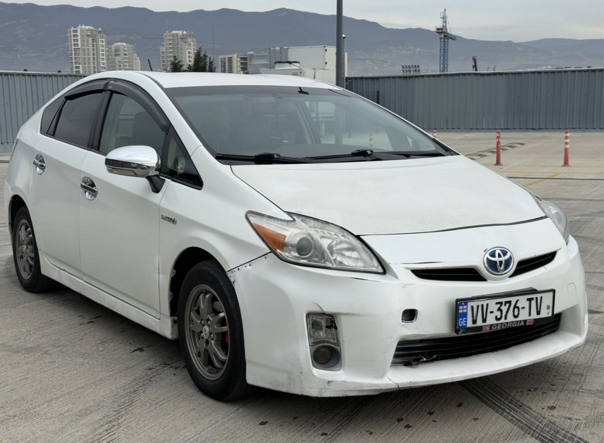 Toyota Prius 2011 — photo 2