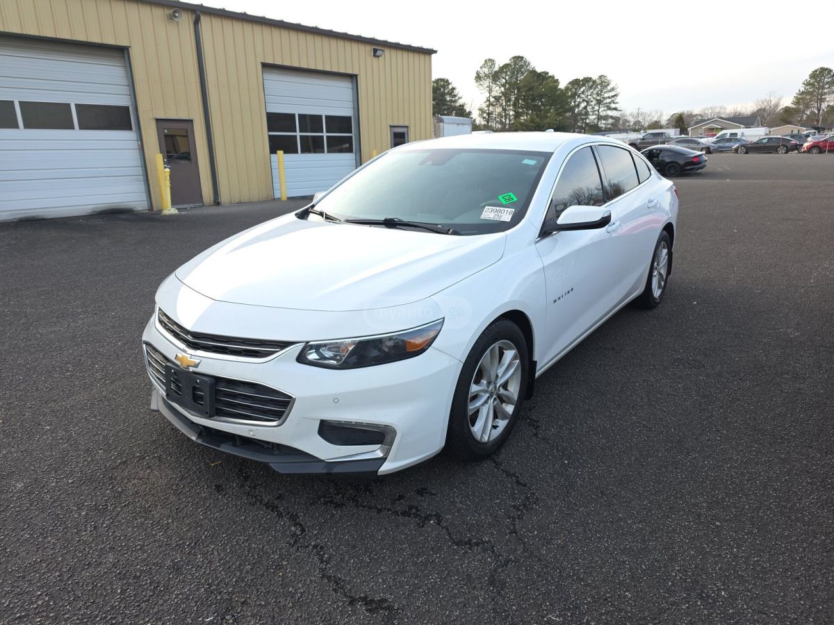 Chevrolet Malibu 2018 — photo 2