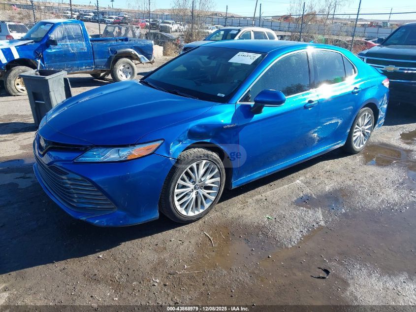 Toyota Camry 2020 — photo 2