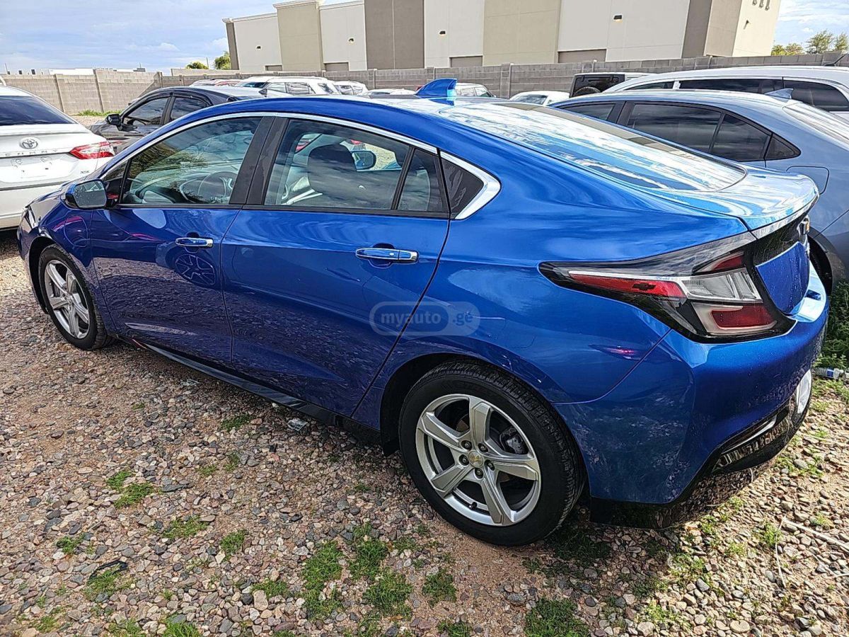 Chevrolet Volt 2017 — photo 2