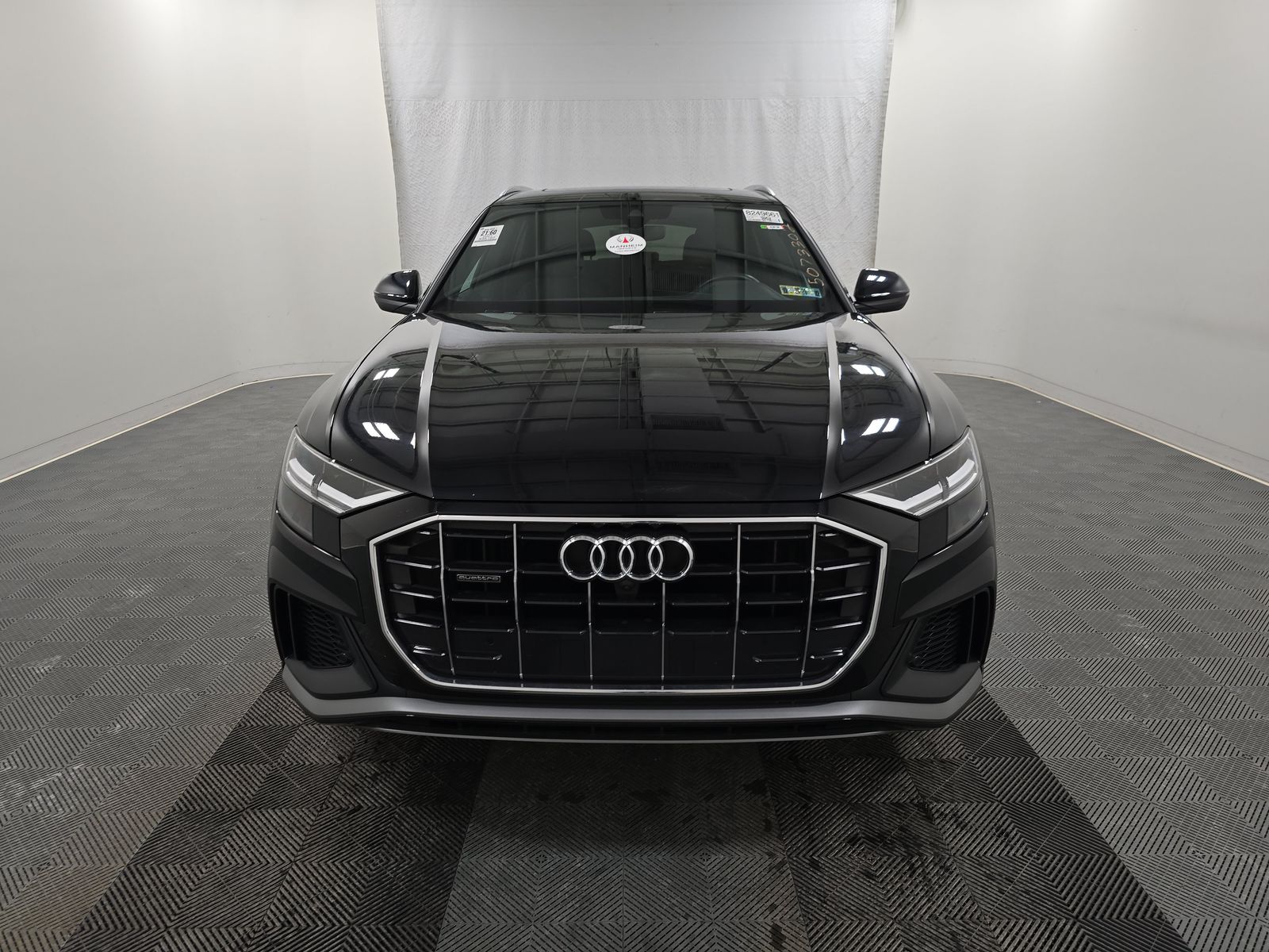 Audi Q8 2021 — photo 2