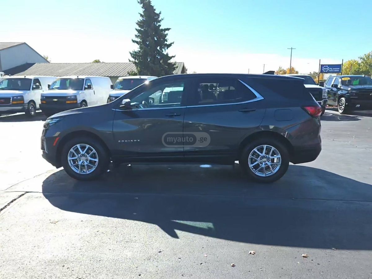 Chevrolet Equinox 2023 — photo 2