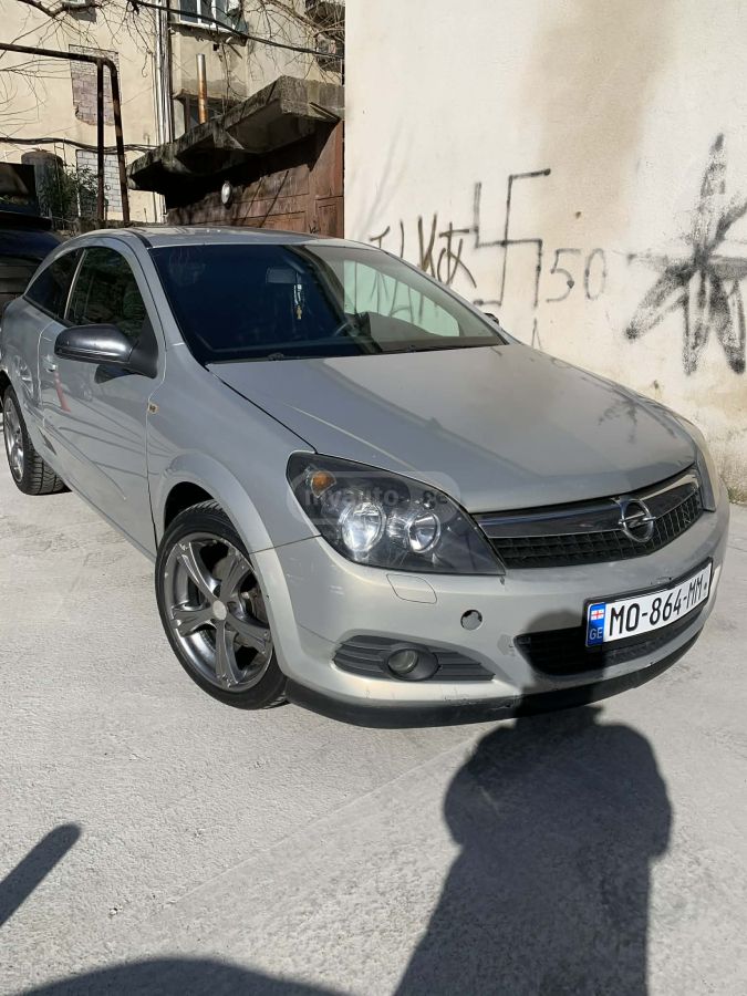 Opel Astra 2008 — photo 2
