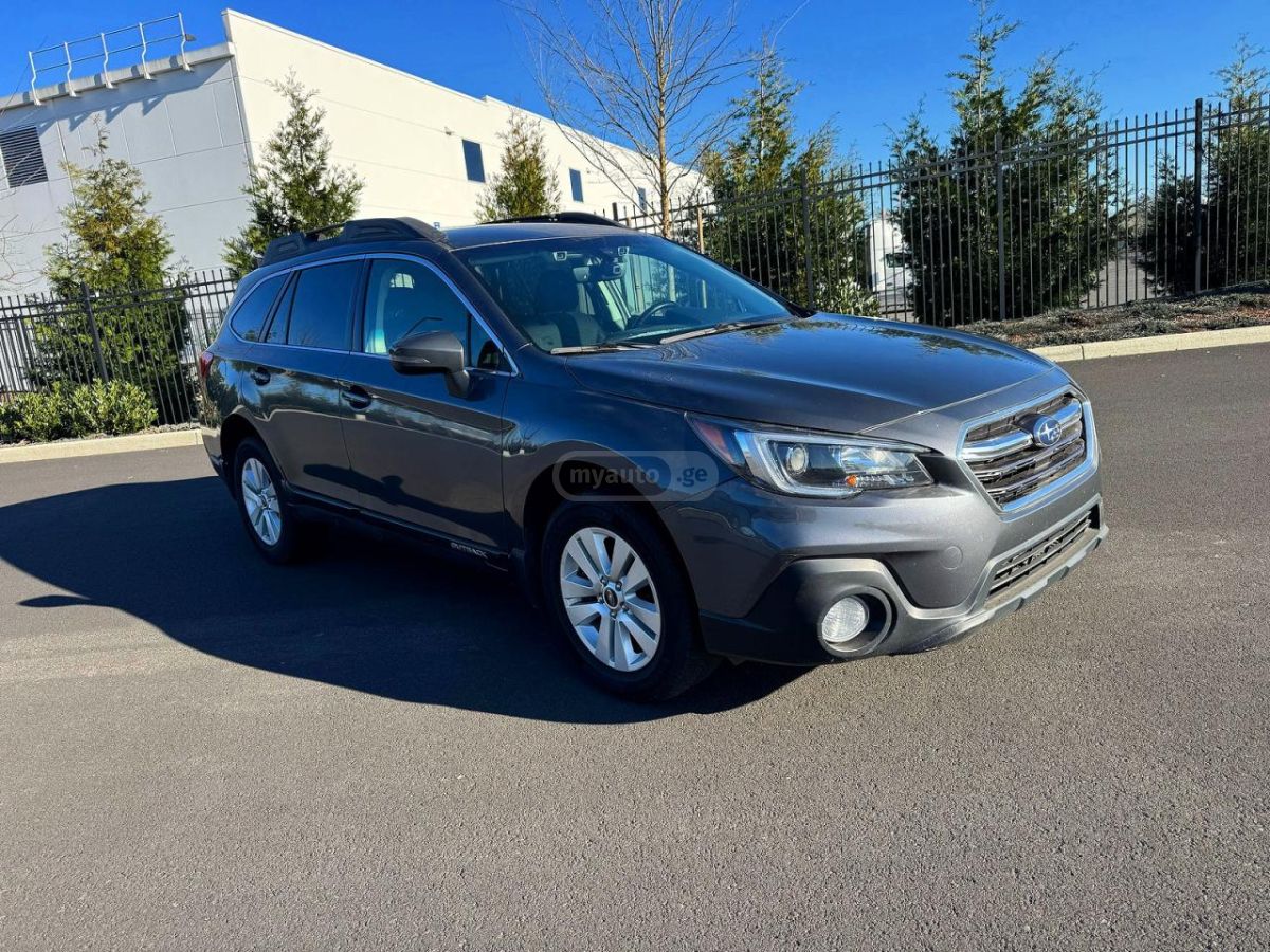 Subaru Outback 2018 — photo 2