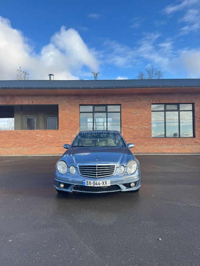 Mercedes-Benz E 220