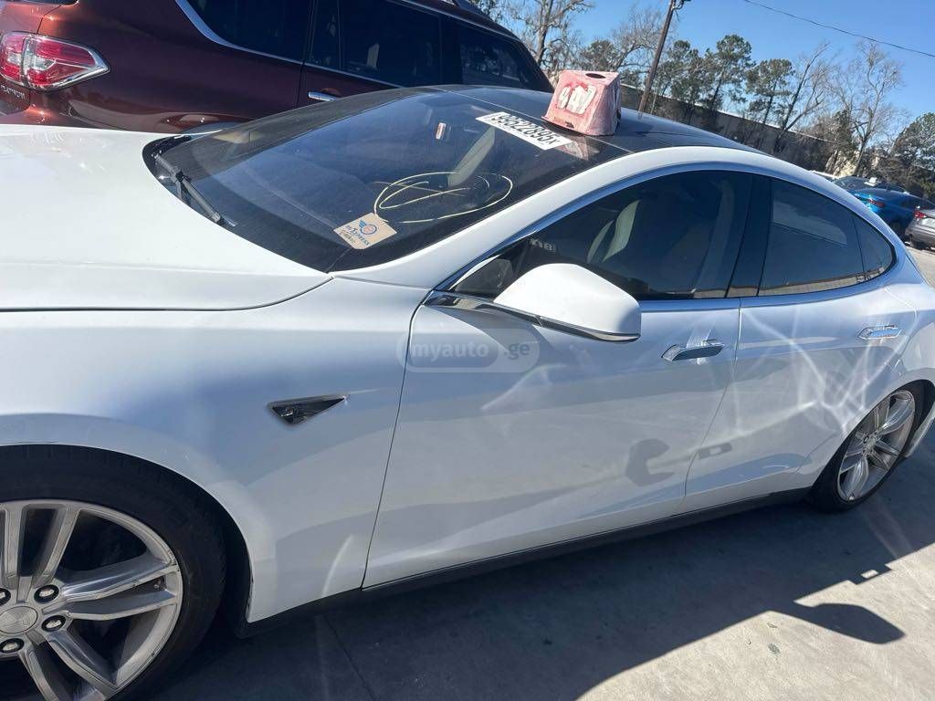 Tesla Model S 2013 — photo 2