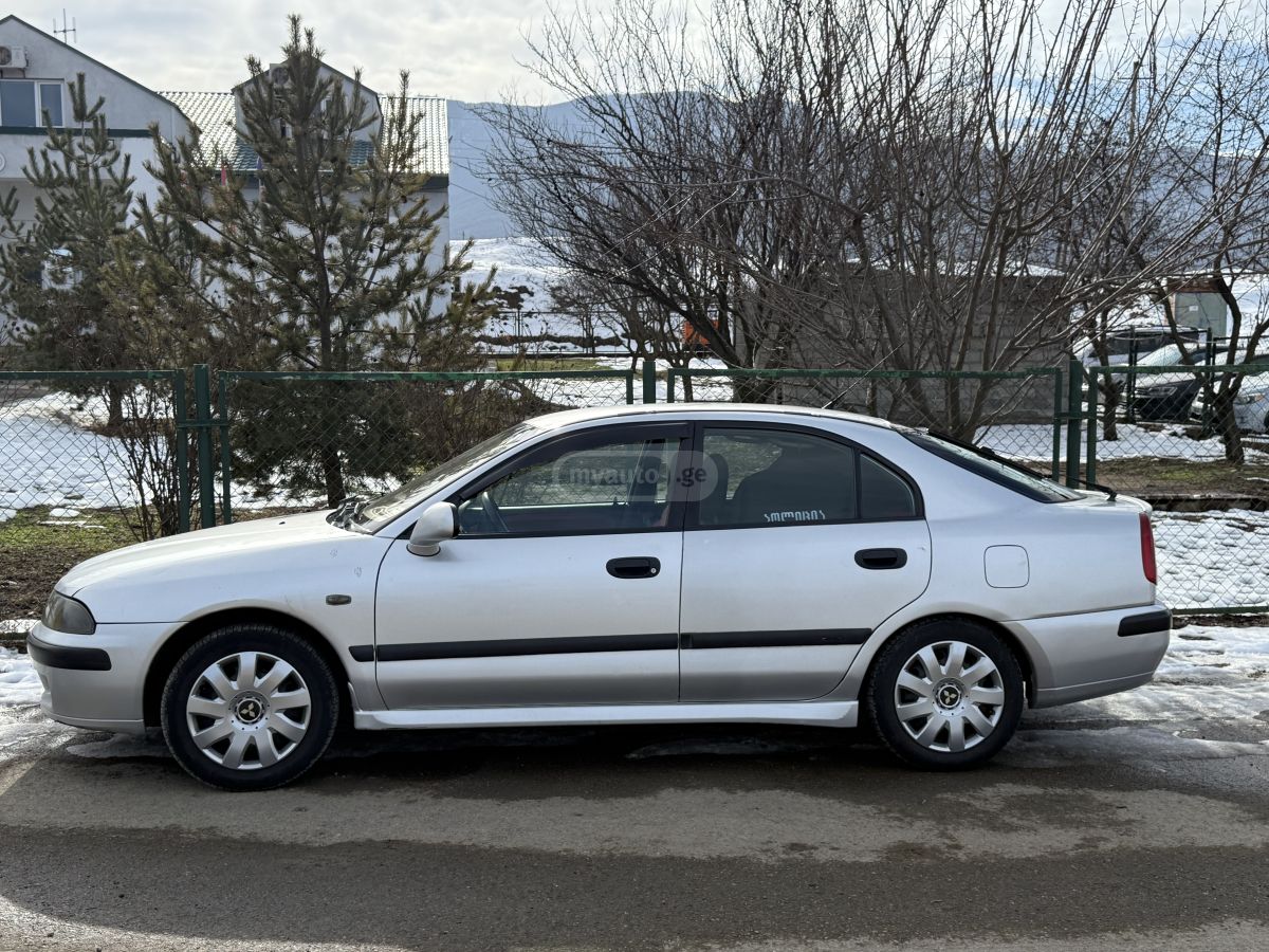 Mitsubishi Carisma 2001 — photo 2