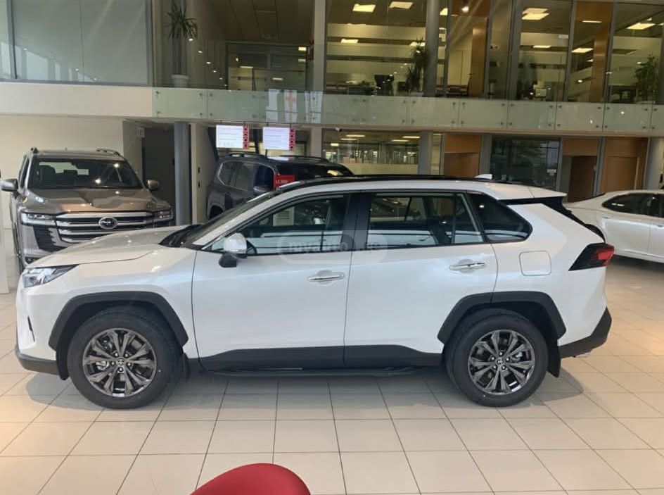 Toyota RAV4 2023 — photo 2