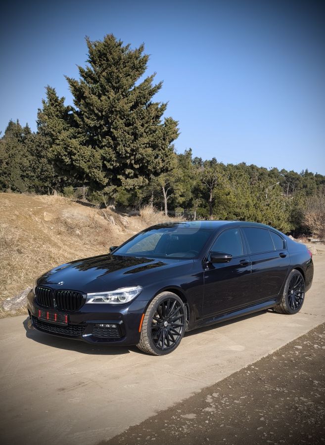 BMW 750 2016 — photo 2