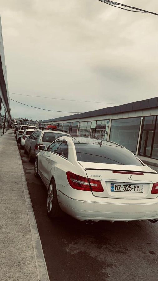 Mercedes-Benz E 350 2009 — photo 2