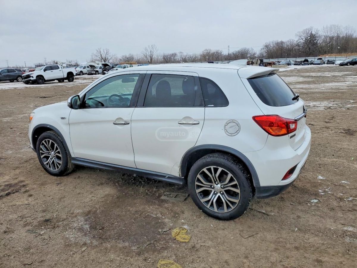 Mitsubishi Outlander 2019 — photo 2