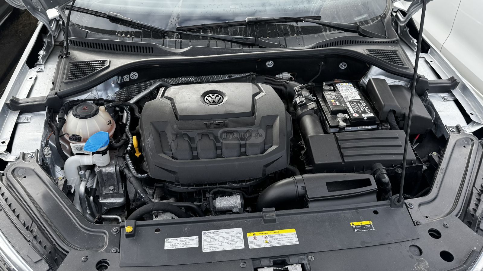 Volkswagen Passat 2020 — photo 2