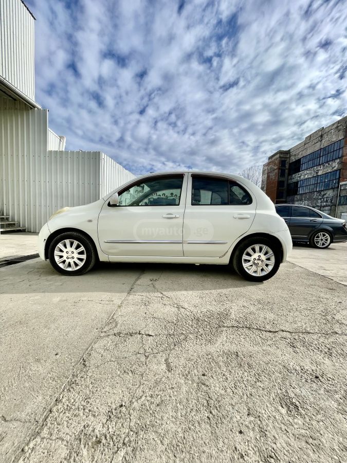 Nissan March 2005 — photo 2