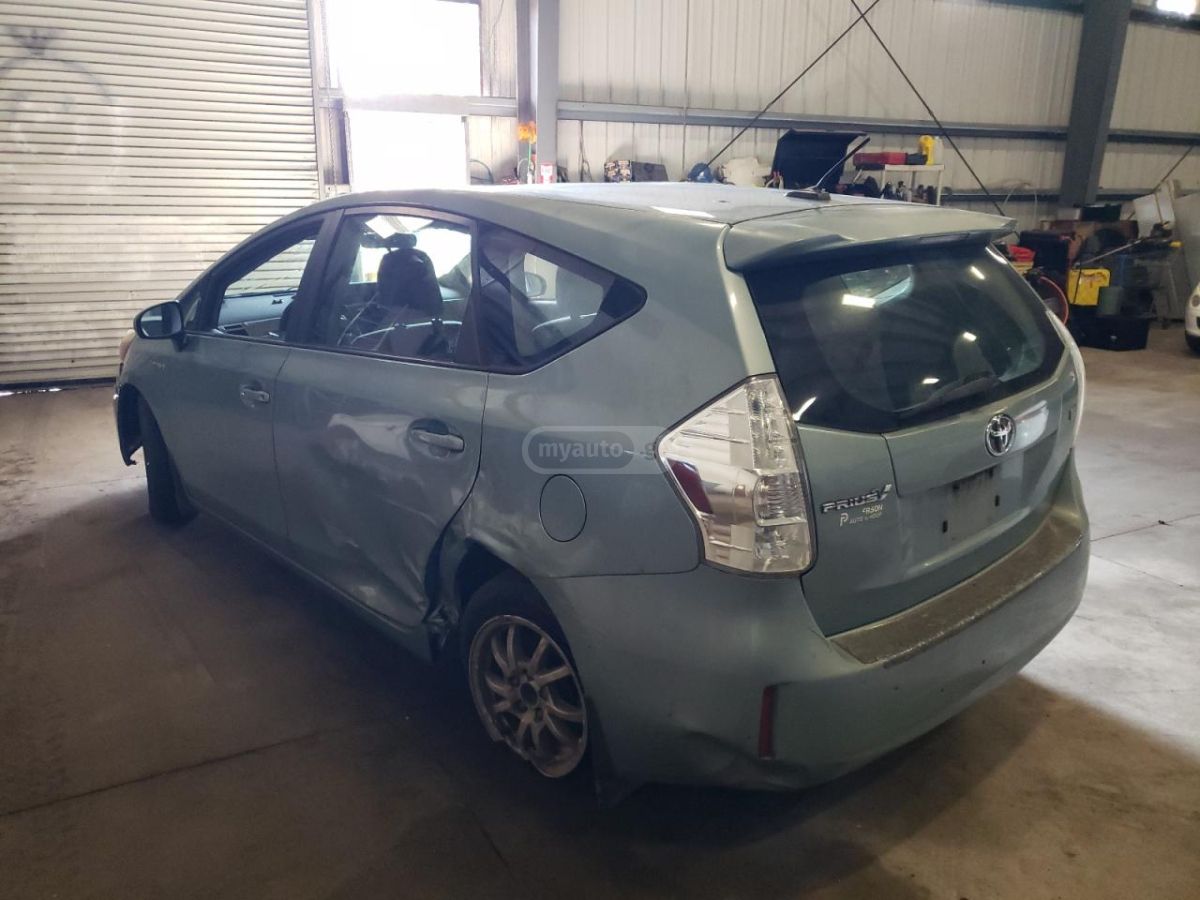 Toyota Prius 2014 — photo 2