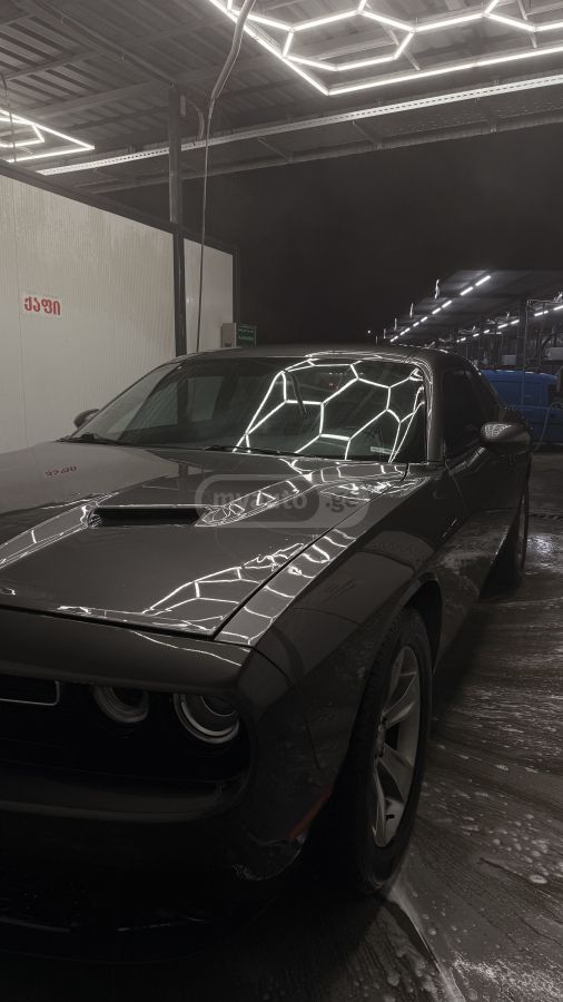 Dodge Challenger 2017 — photo 2