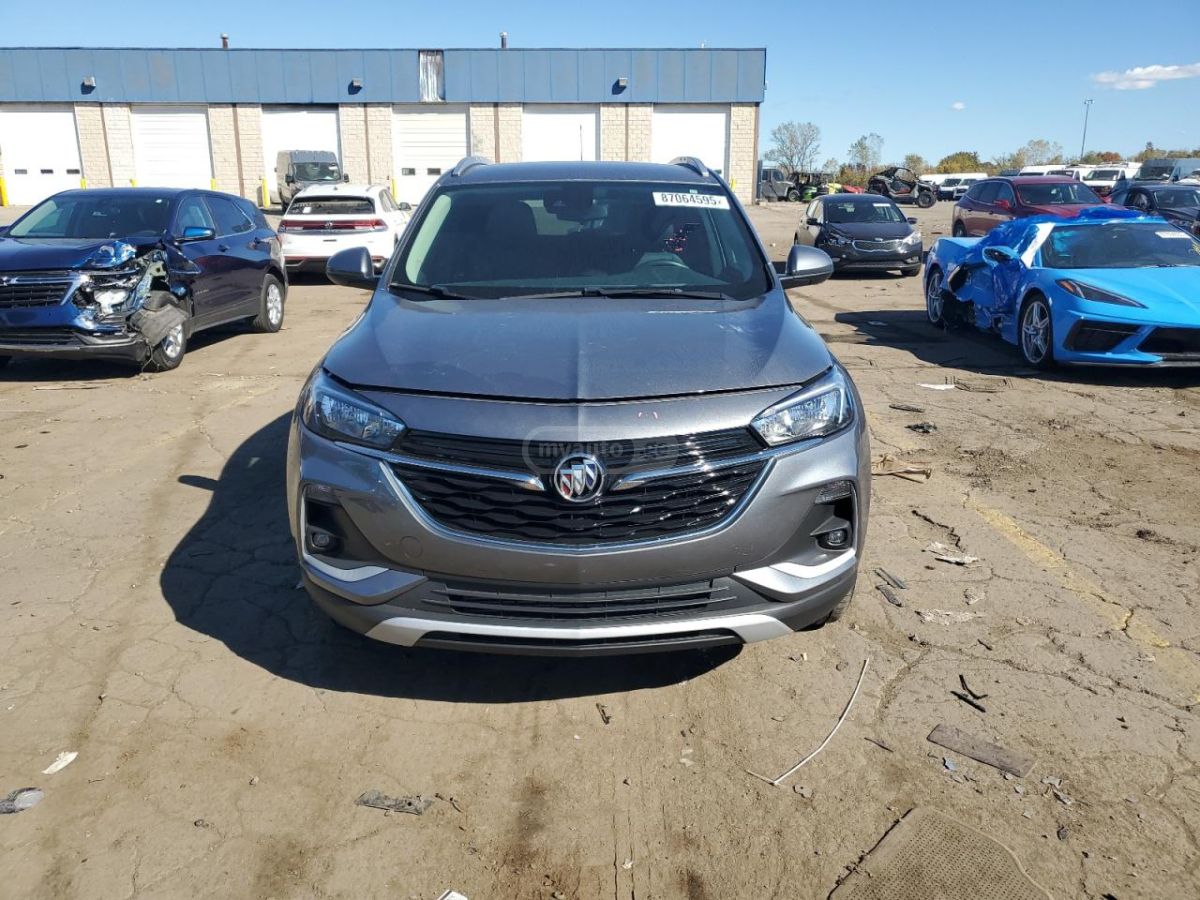 Buick Encore 2022 — photo 2