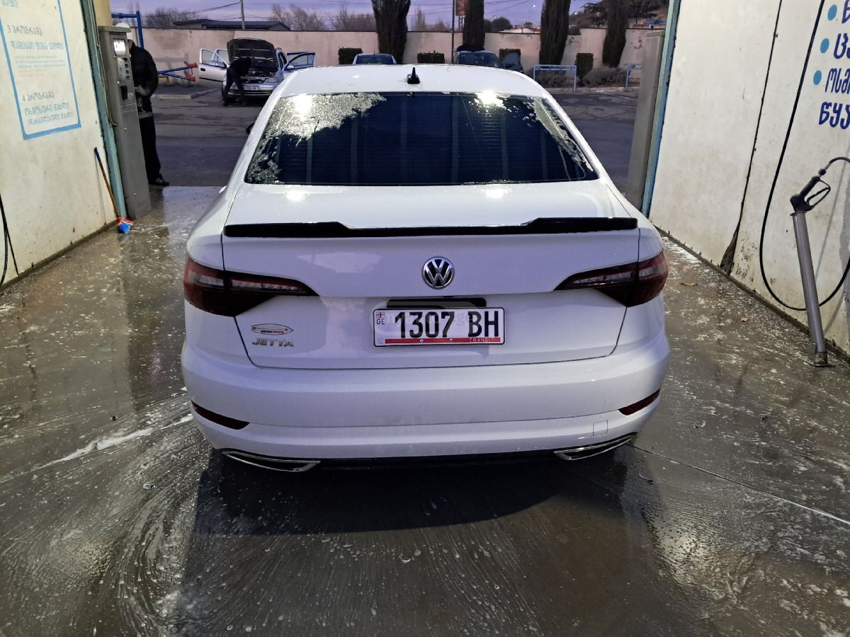 Volkswagen Jetta 2021 — photo 2
