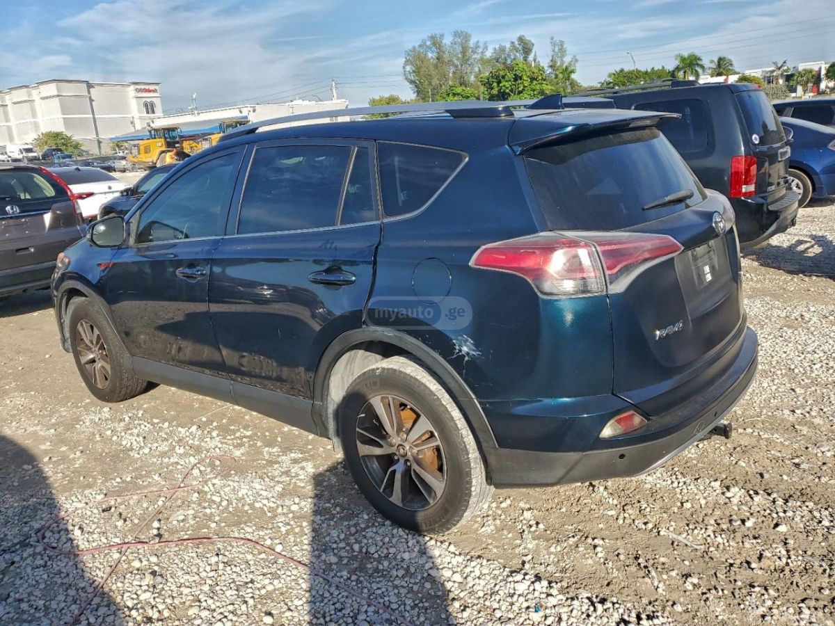 Toyota RAV4 2017 — photo 2