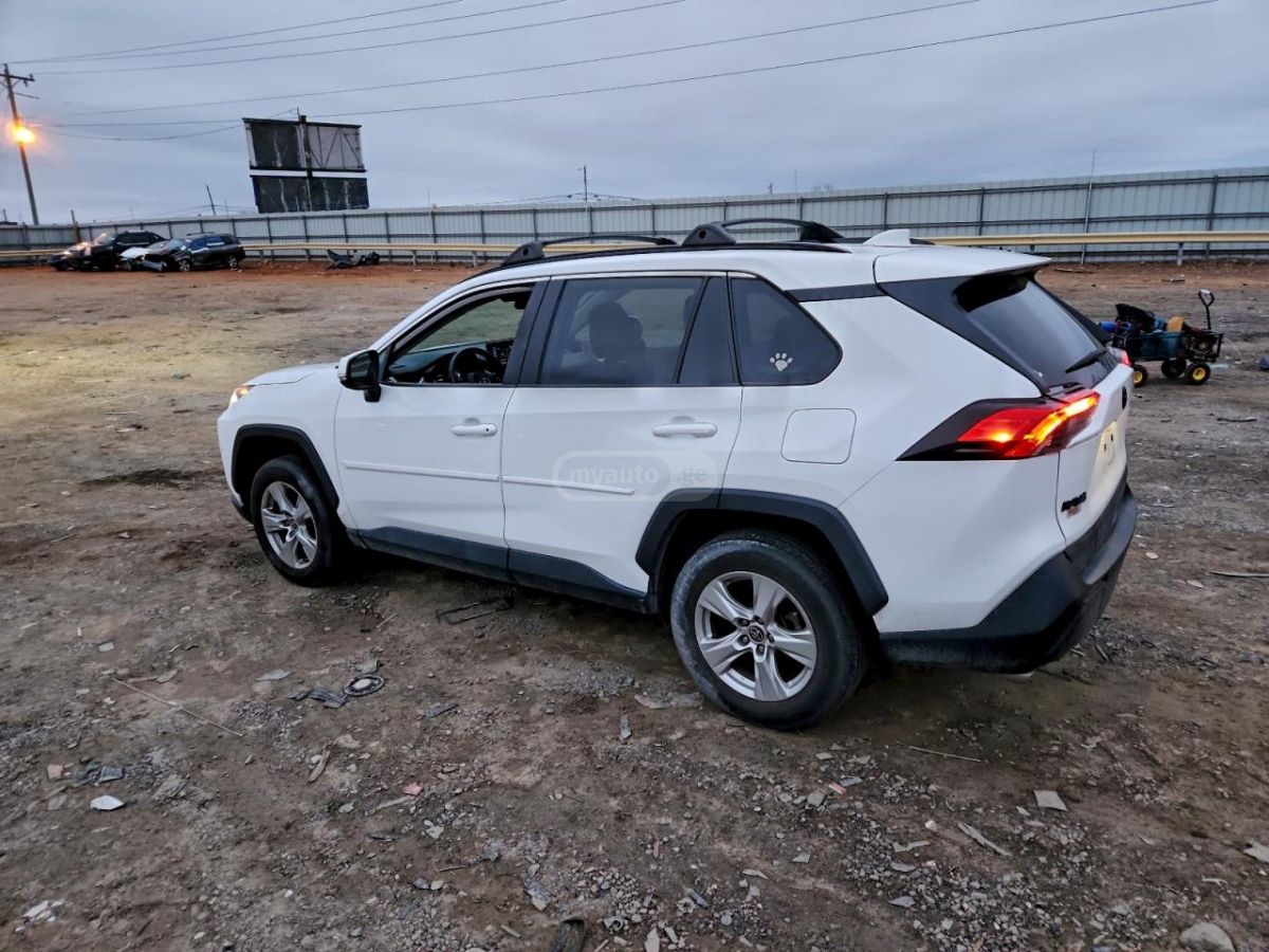 Toyota RAV4 2021 — photo 2