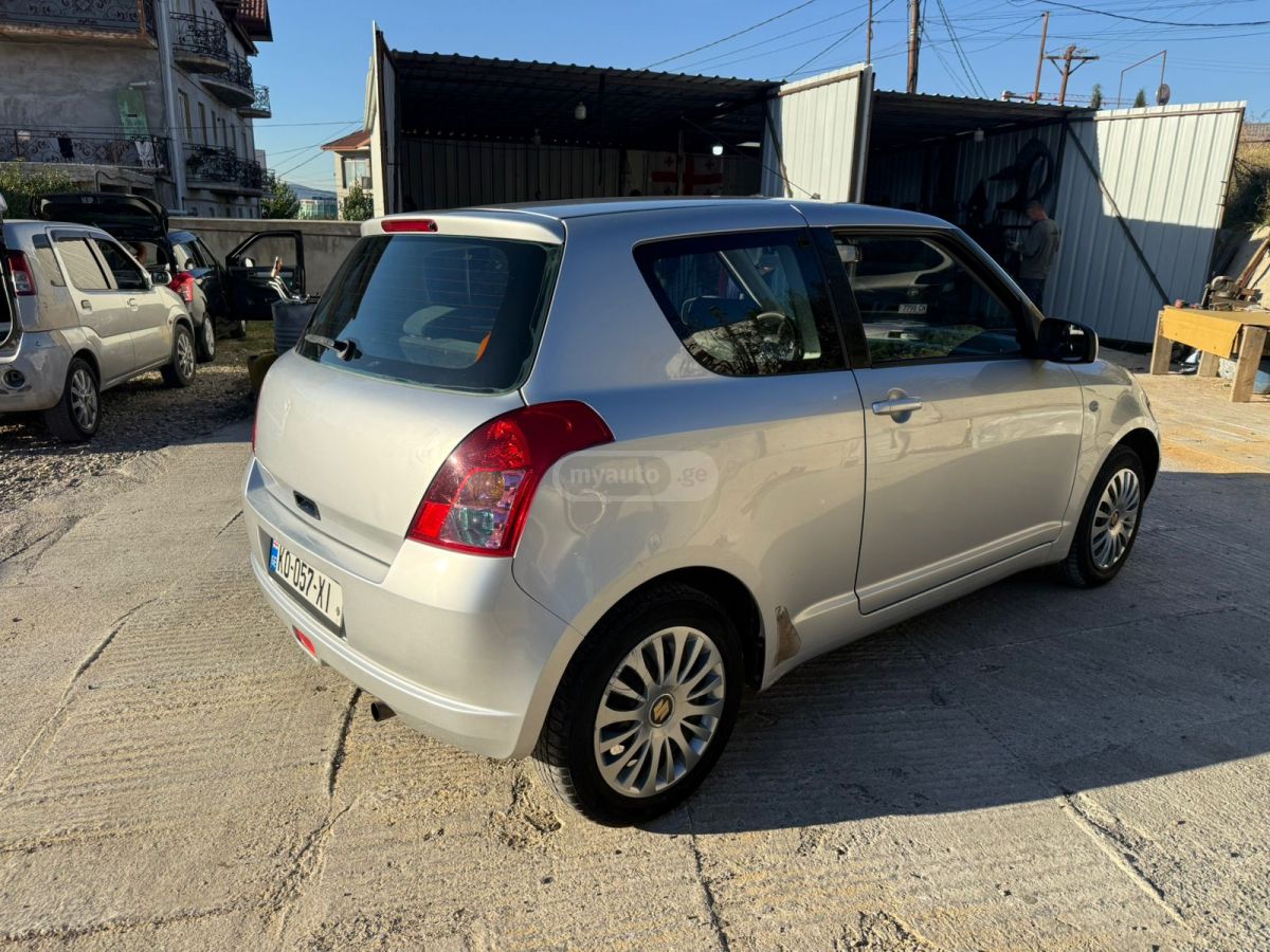 Suzuki Swift 2006 — photo 2