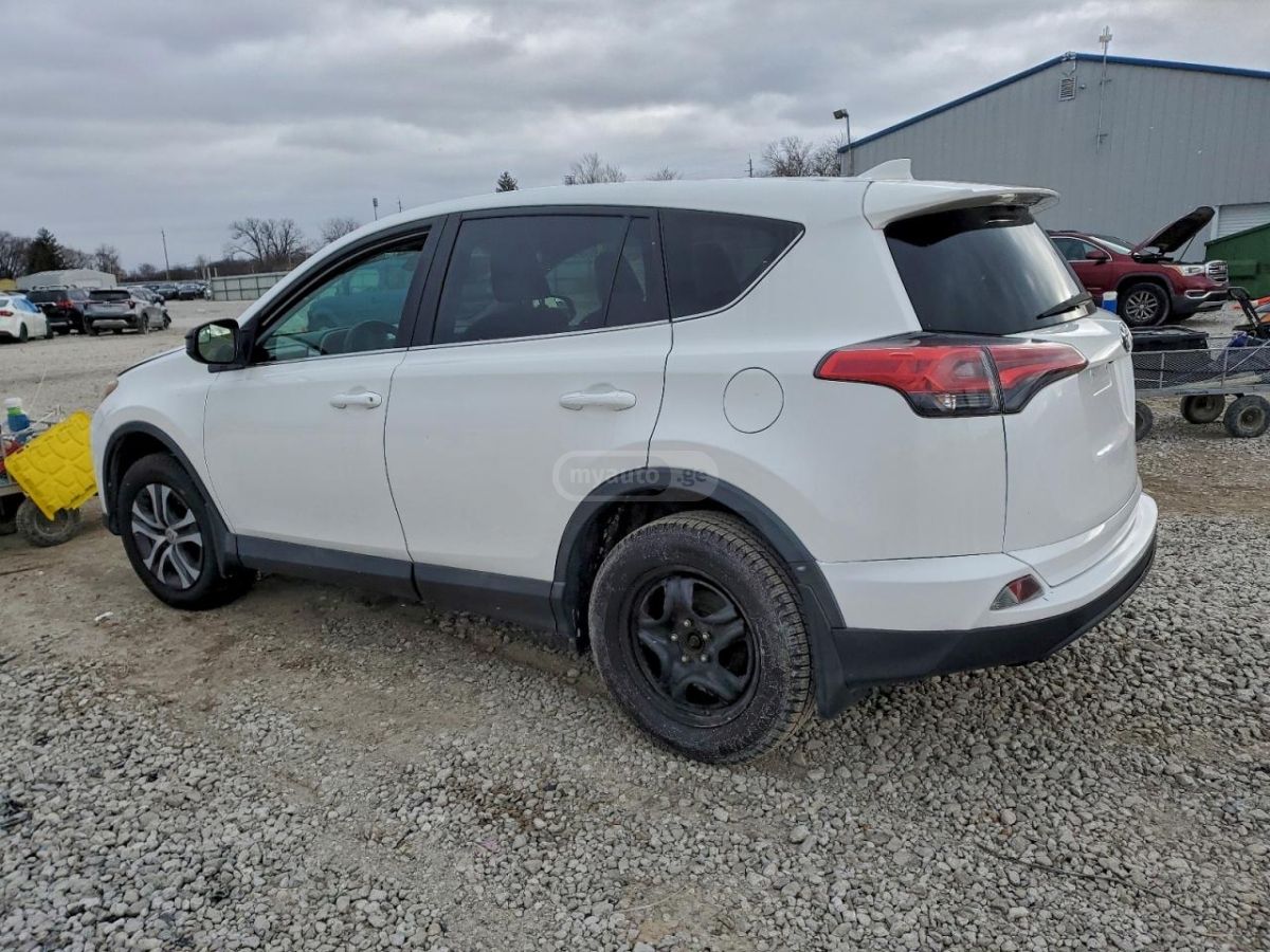 Toyota RAV4 2018 — photo 2
