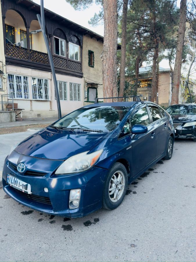 Toyota Prius 2010 — photo 2