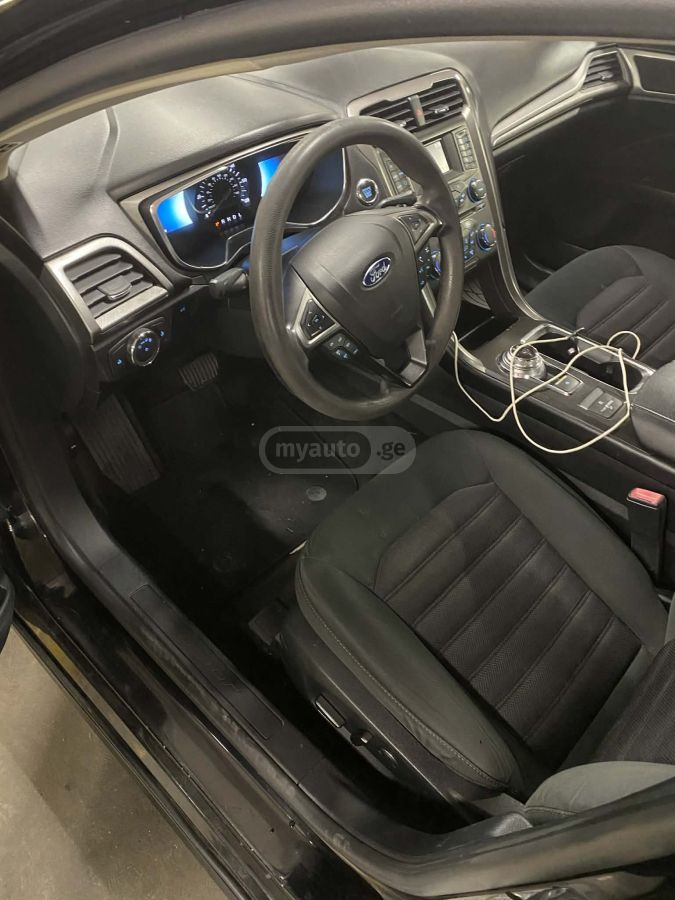 Ford Fusion 2017 — photo 2