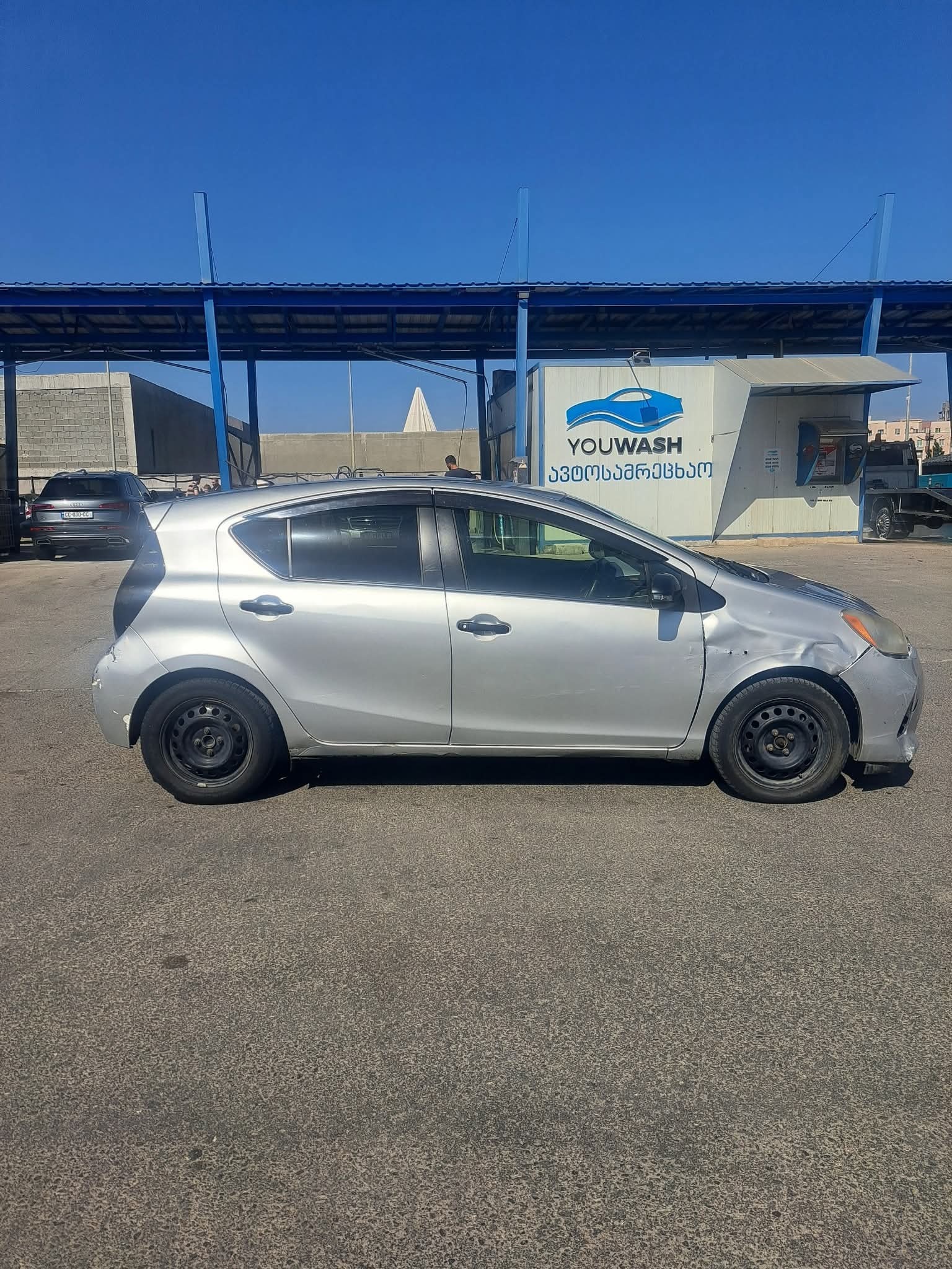 Toyota Aqua 2013 — photo 2