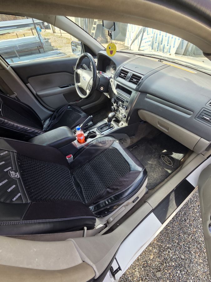 Ford Fusion 2010 — photo 2