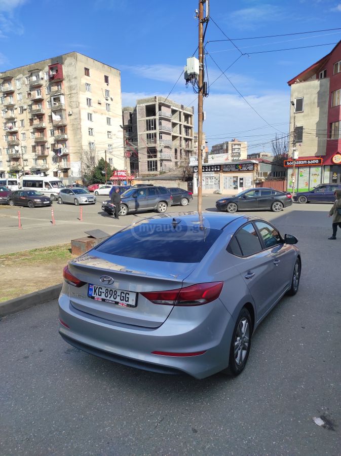 Hyundai Elantra 2016 — photo 2