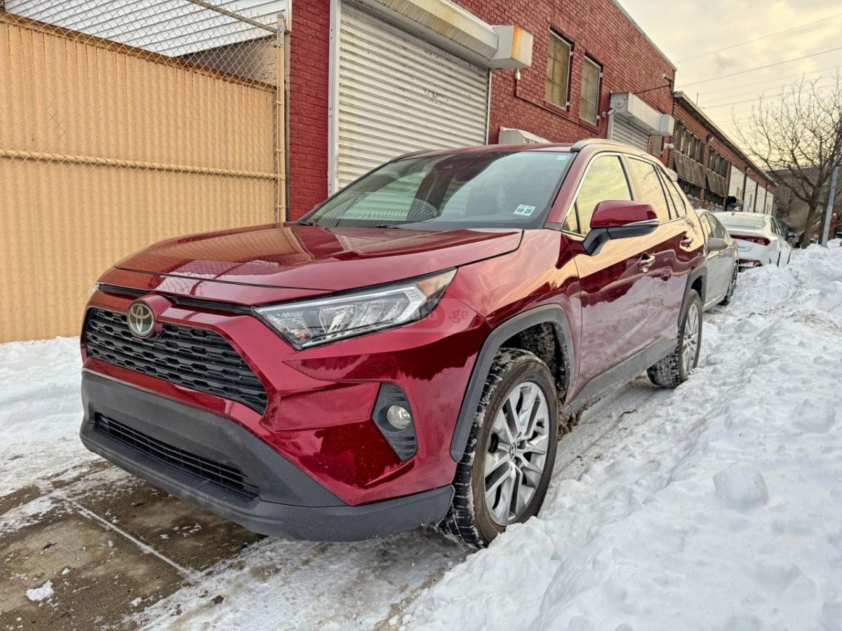 Toyota RAV4 2021 — photo 2