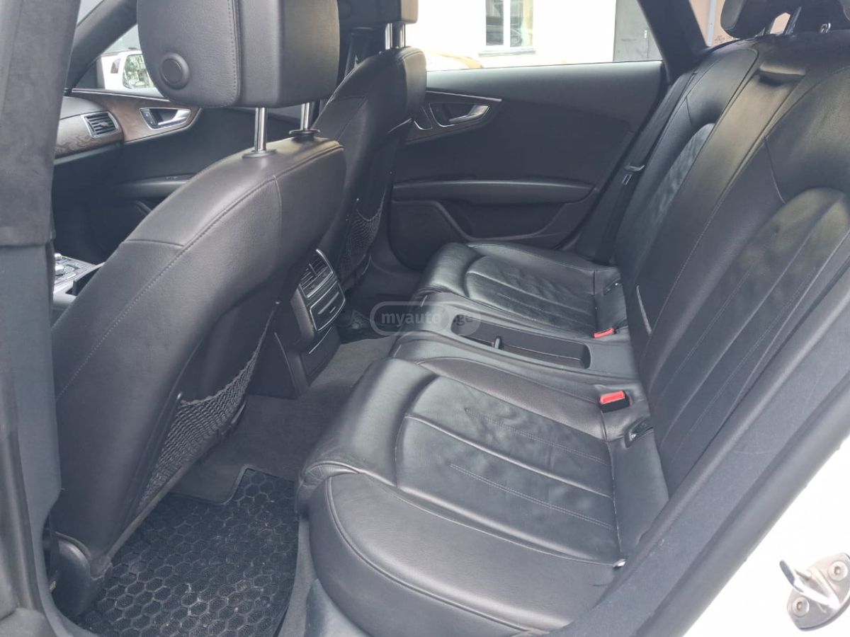 Audi A7 2013 — photo 2