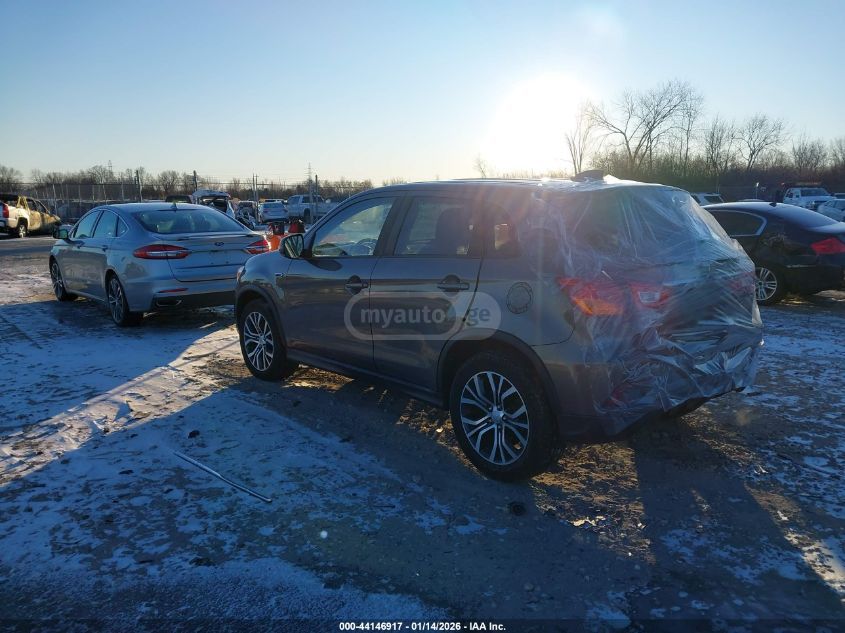 Mitsubishi Outlander Sport 2018 — photo 2