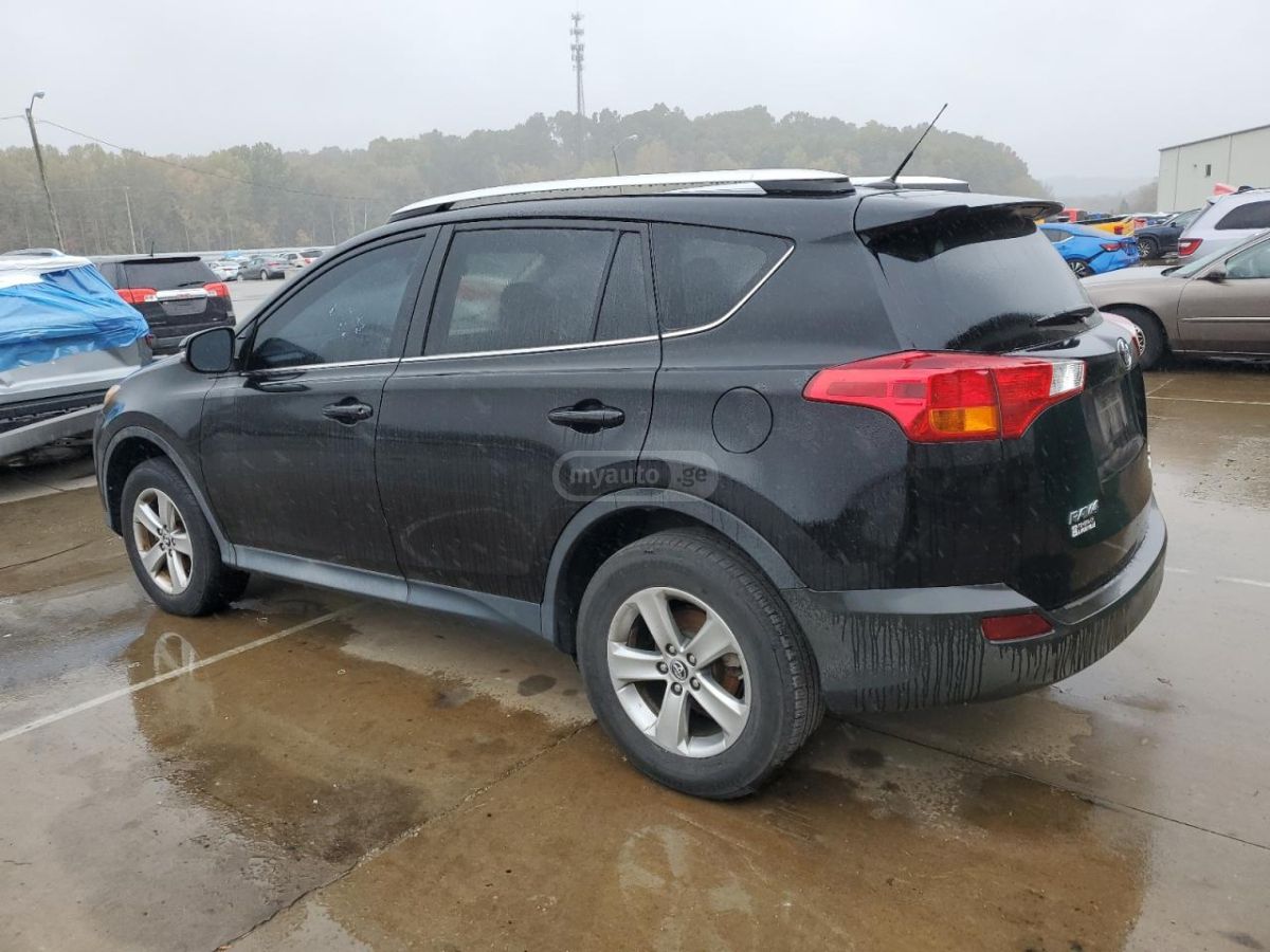 Toyota RAV4 2015 — photo 2
