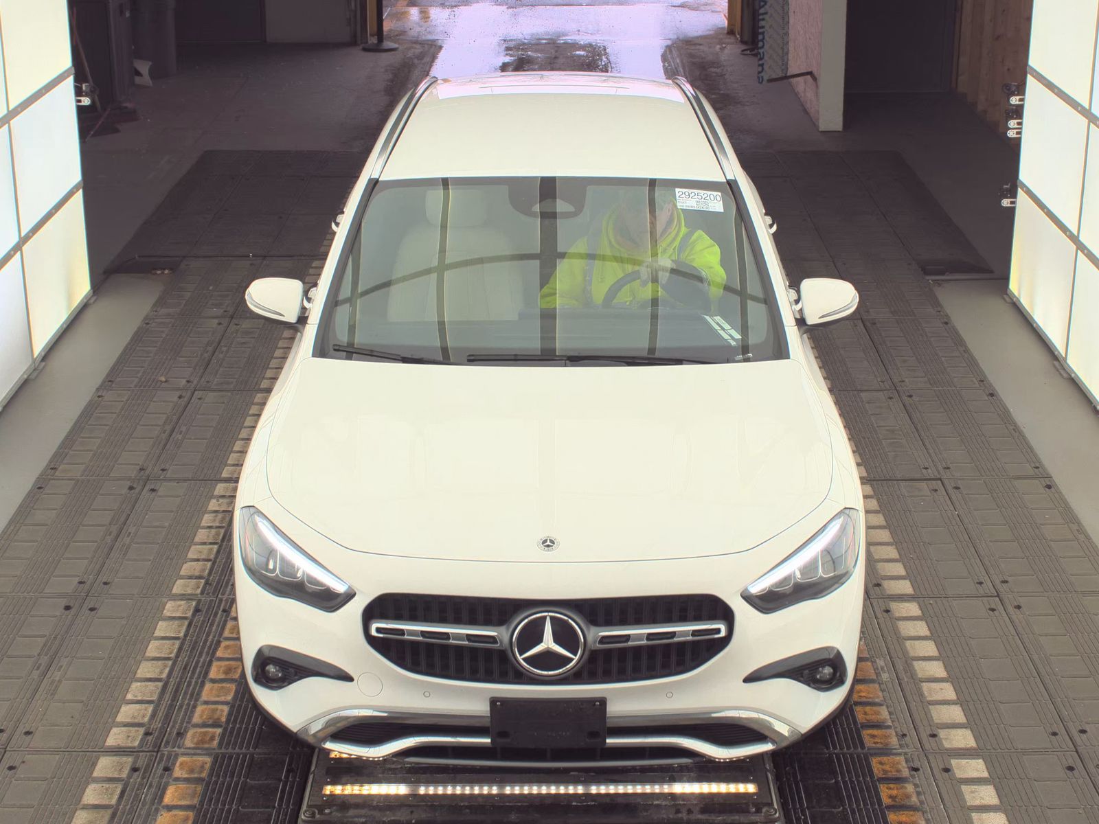 Mercedes-Benz GLA 250 2025 — photo 2