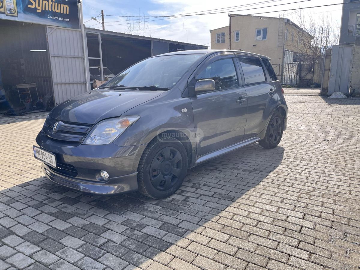 Toyota Ist 2004 — photo 2