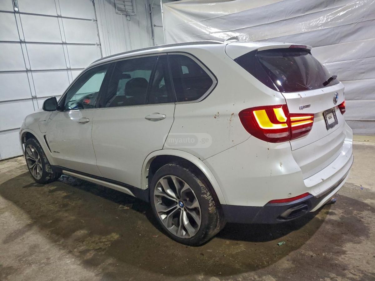 BMW X5 2016 — photo 2