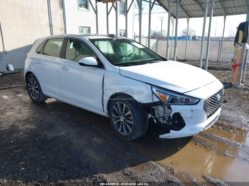 Hyundai Elantra 2018 — photo 2