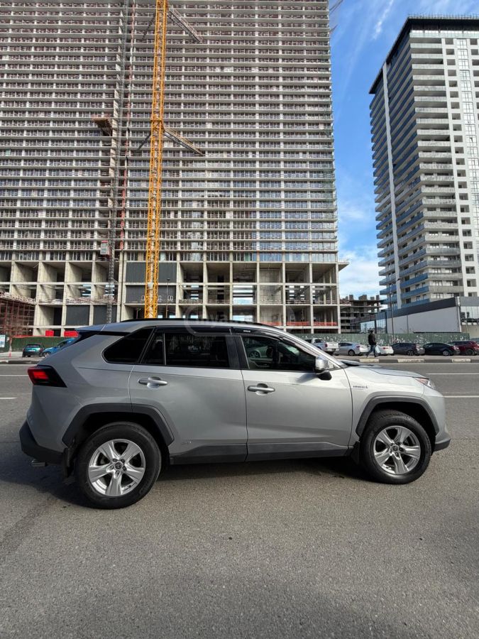 Toyota RAV4 2021 — photo 2