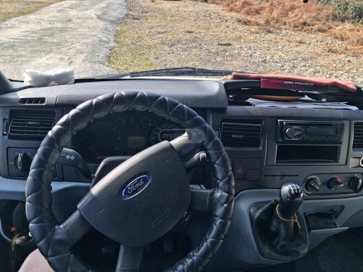 Ford Transit 2006 — photo 2