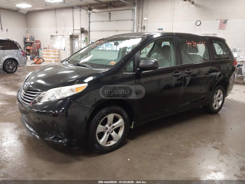Toyota Sienna 2014 — photo 2