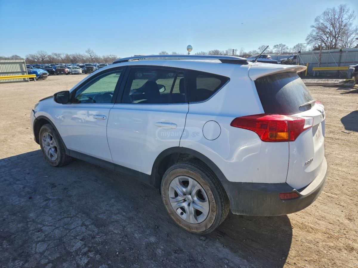Toyota RAV4 2015 — photo 2